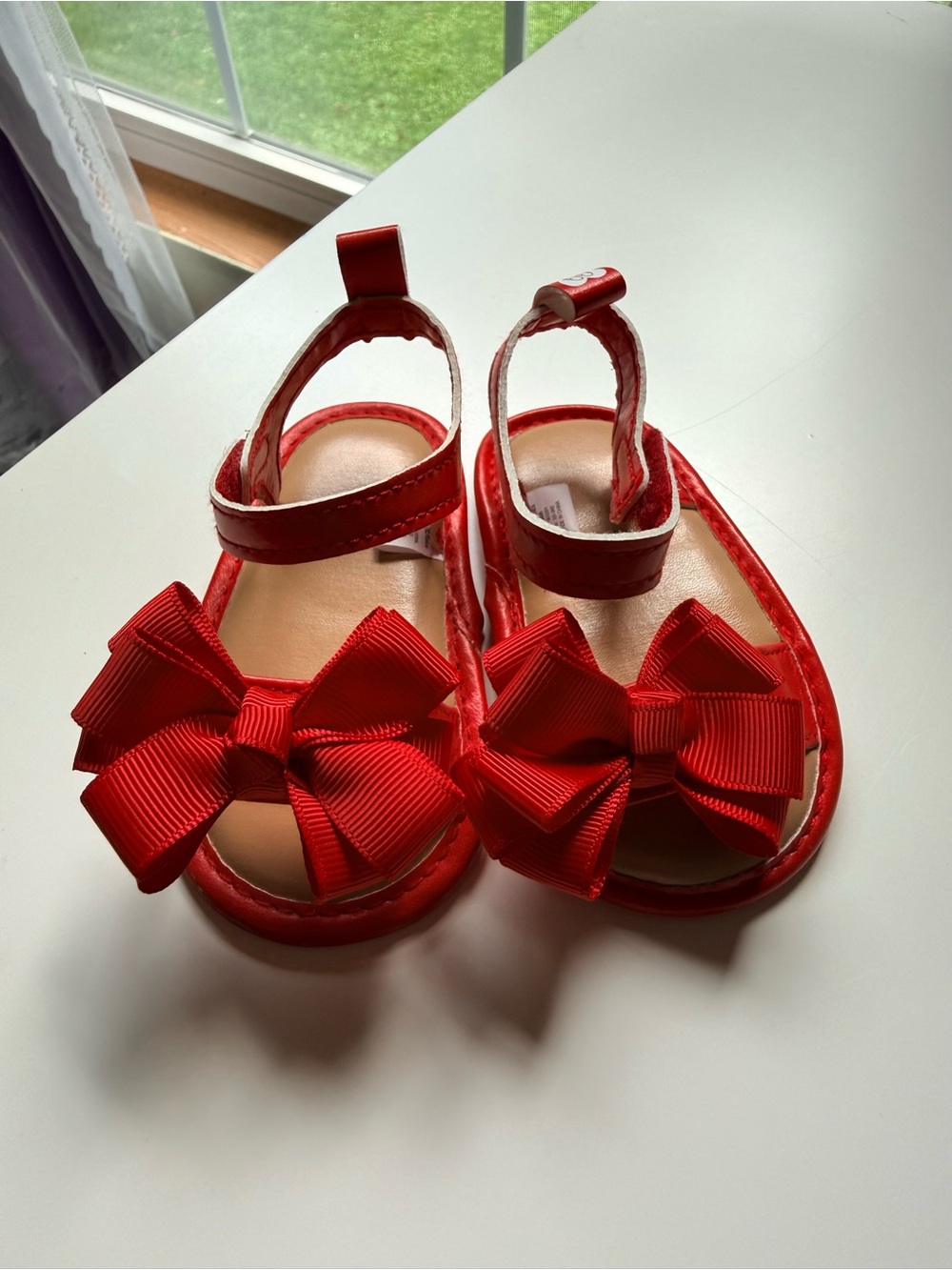 Cracker Barrel red bow sandals